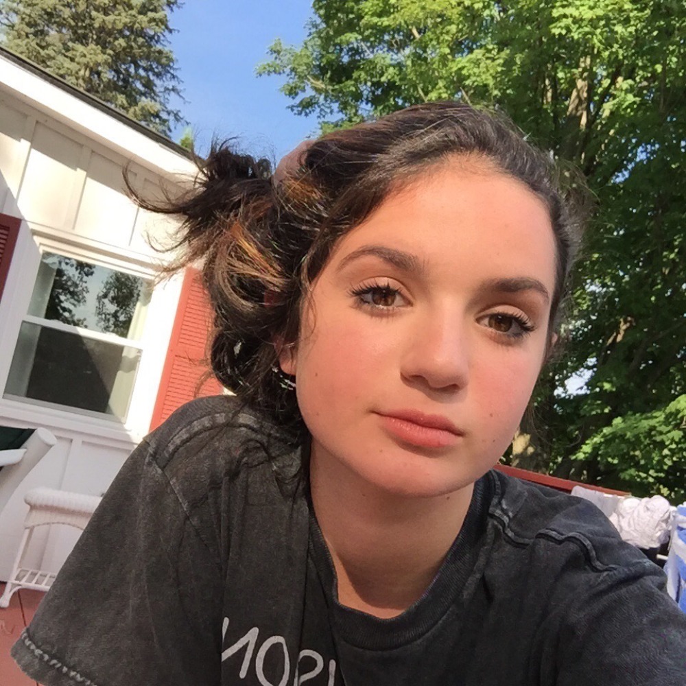 Meet your Posher, Chloe